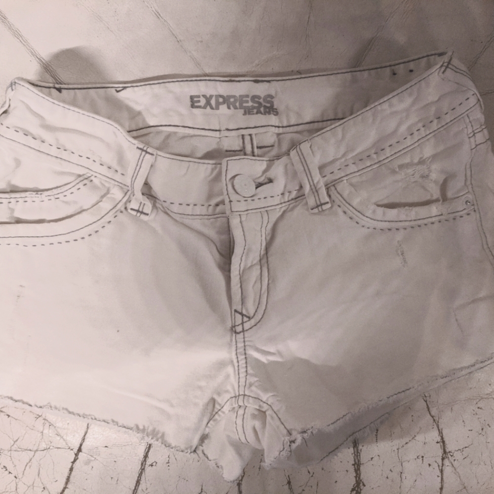 Express white denim ladie's shorts